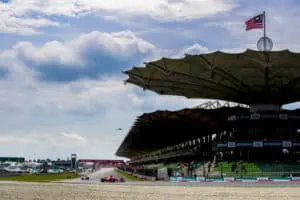 vota calendario f1 2024 circuiti piste circuito assenti malesia sepang germania nurburgring hockenheim portimao mugello korea russia sochi gp gara turchia istanbul malesia sepang francia valencia fuji giappone spagna india kyalami sudafrica