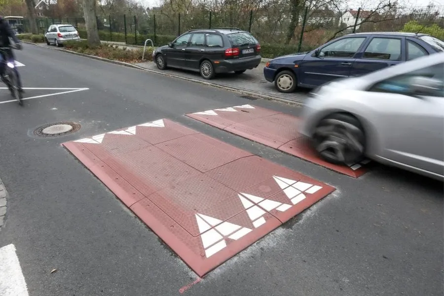 Milano, mobilità: arrivano i cuscini berlinesi, cosa sono e a cosa servono