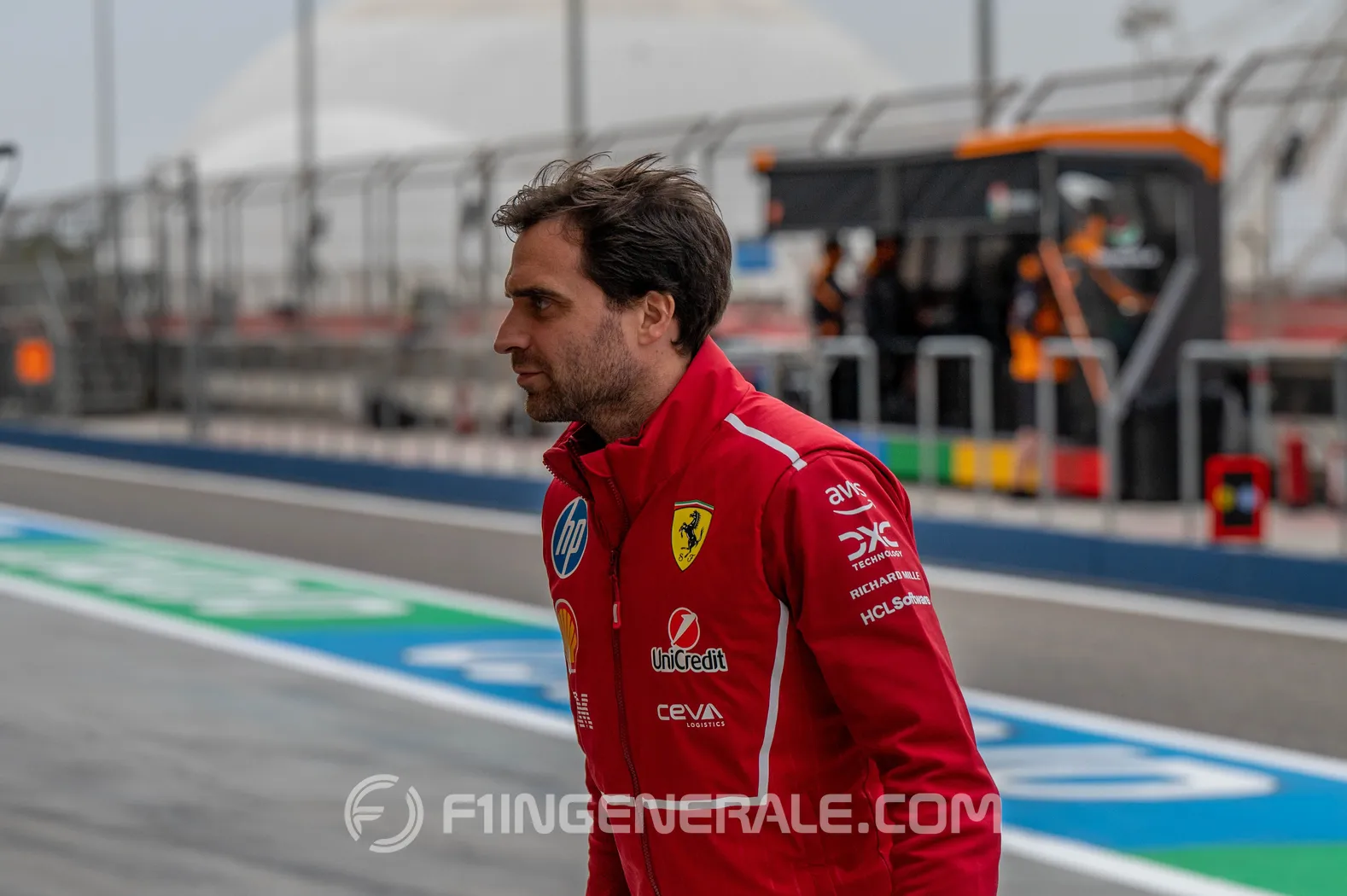 F1 | Ferrari - Serra presente ad Imola e Monaco: segno di emergenza o routine? D'ambrosio fa chiarezza vasseur leclerc sainz potenziale hamilton gomme qualifica sviluppi aggiornamenti mondiale sospensioni pull rod