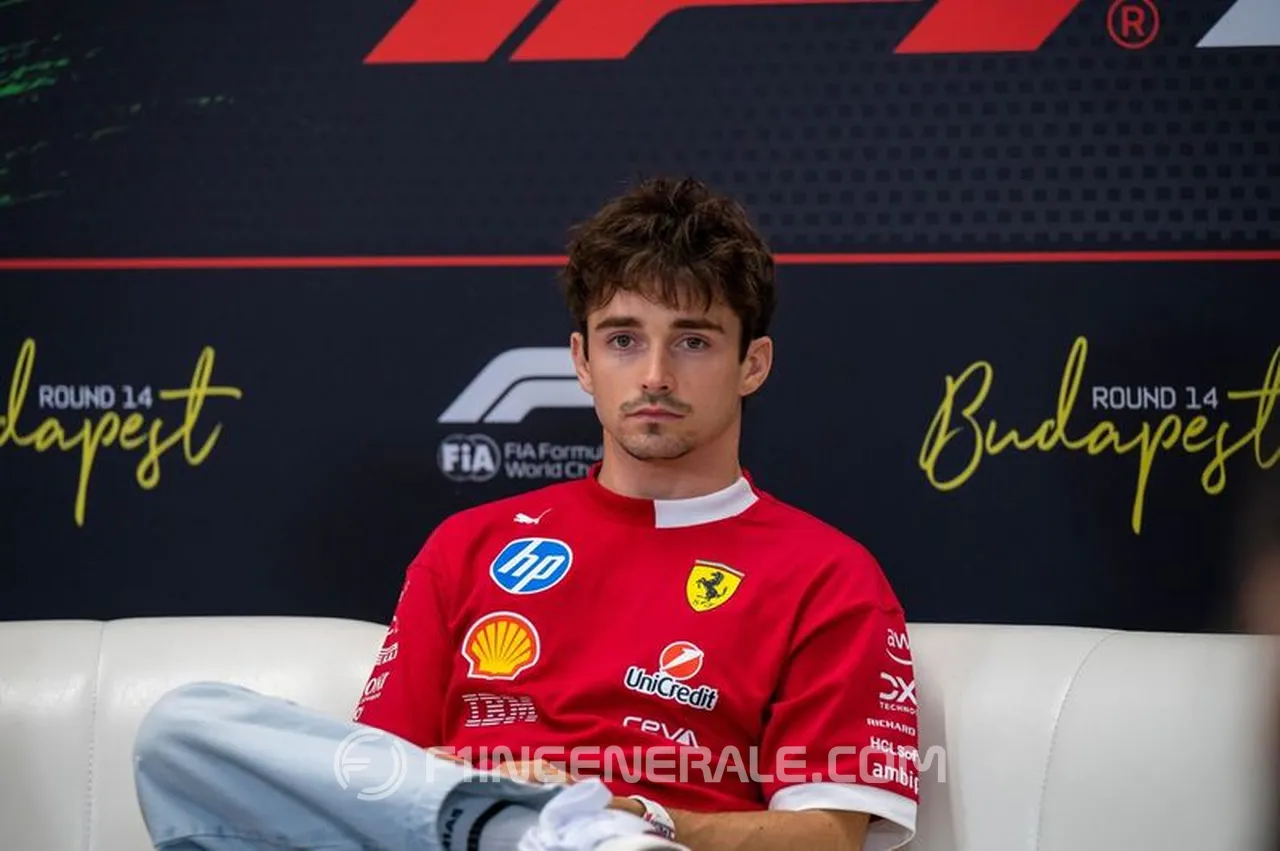 F1 | Giallo Ferrari, che è successo? Svelato il problema che ha fatto infuriare Leclerc - Analisi GP Ungheria hamilton team radio pole position sviluppo sospensione fondo problema plank usura strategia norris hamilton sono inutil cambiate pilota piastri mclaren verstappen antonelli russell red bull mercedes vasseur mekies horner cosa è successo vittoria podio passo gara analisi f1 tecnica telemetrie telemetria analisi dati muretto arrabbiato lamenta assetto setup altezze morbide rigidezza