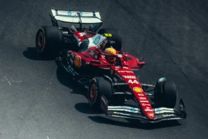 F1 | "In Ferrari c'è passione, ma anche tanto caos": l'ex di Maranello che difende Lewis Hamilton