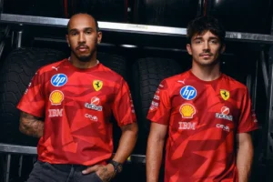 F1 | Ferrari, i nuovi colori per Las Vegas: presentate anche le t-shirt in edizione speciale