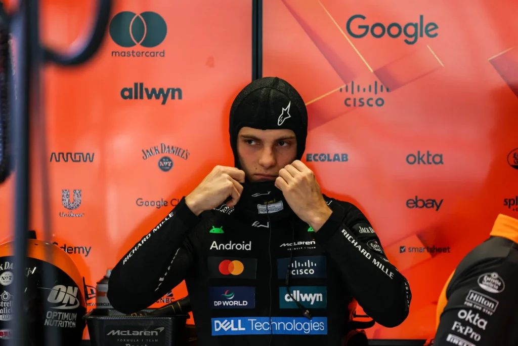 f1 rookie fp1 abu dhabi prove libere mclaren piastri ferrari hamilton red bull verstappen tsunoda