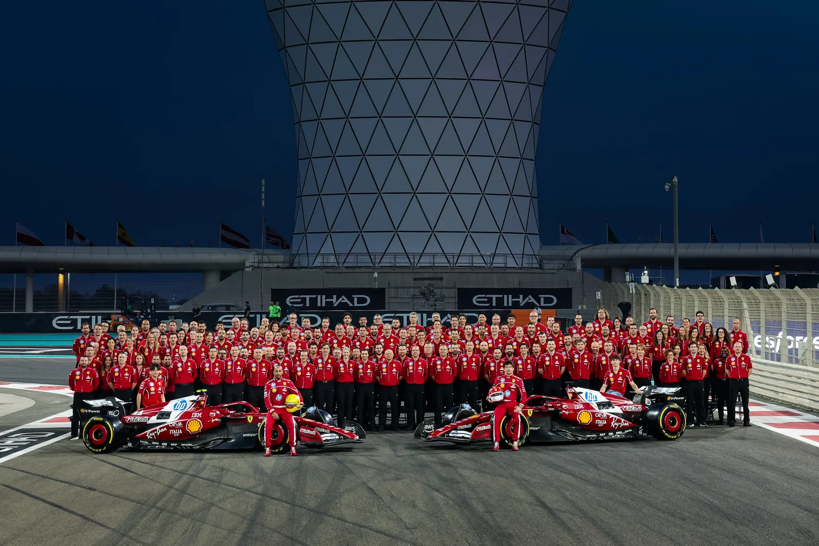 foto ferrari stagione 2025 abu dhabi