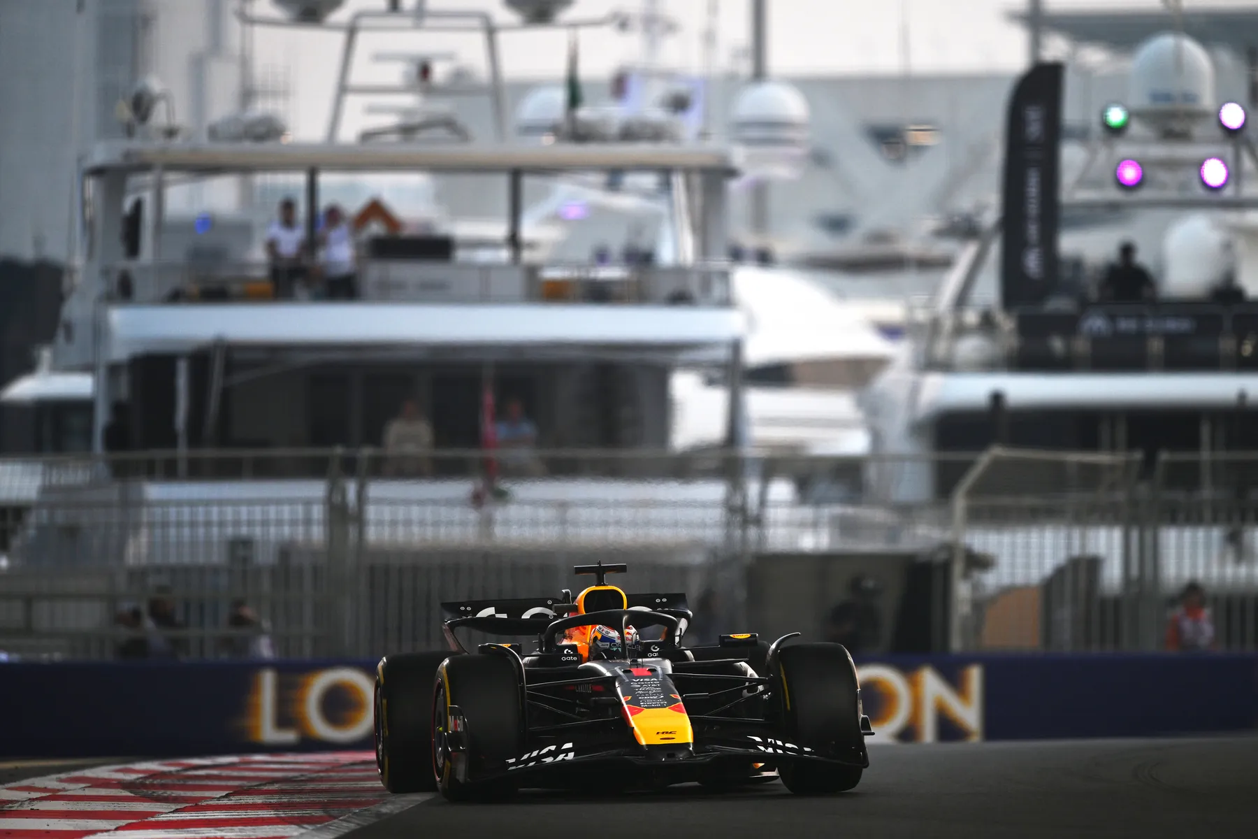 f1 abu dhabi penalità verstappen norris prove libere fp2 quali griglia partenza classifica mondiale