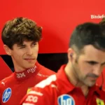 F1 | "Ma cosa fa? Vuol far divertire i fan?" Leclerc deriso dal fratello Arthur ad Abu Dhabi